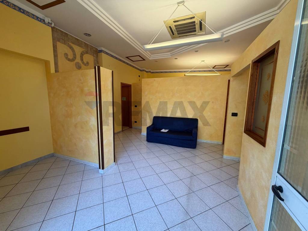 negozio in affitto a Viagrande