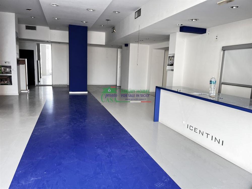 locale commerciale in affitto a Comiso