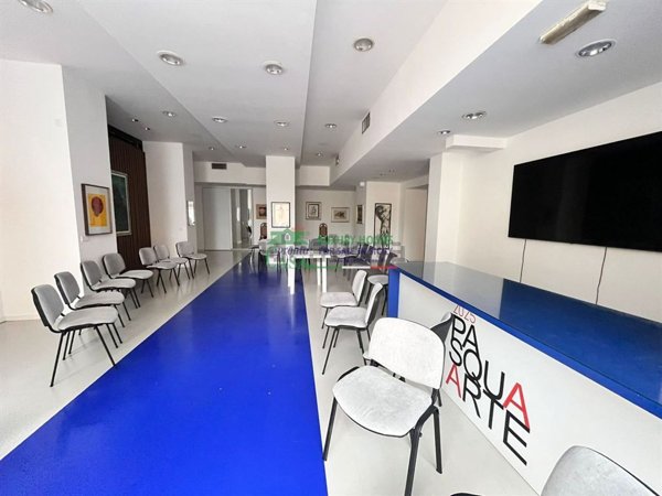 locale commerciale in affitto a Comiso