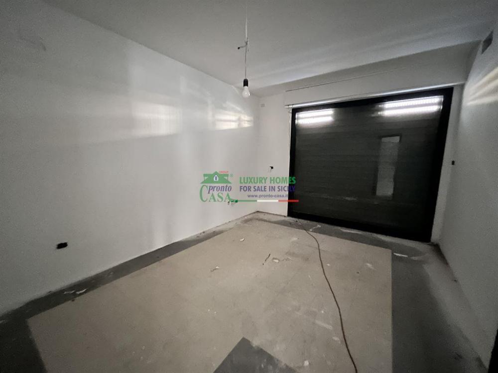 locale commerciale in affitto a Comiso