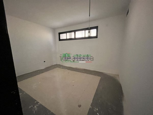 locale commerciale in affitto a Comiso