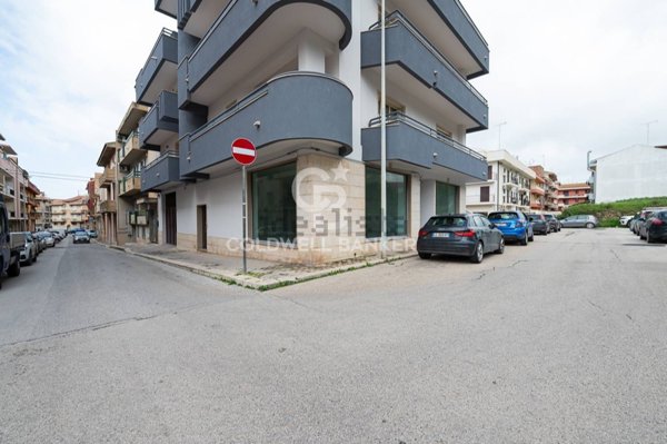 locale commerciale in affitto a Comiso