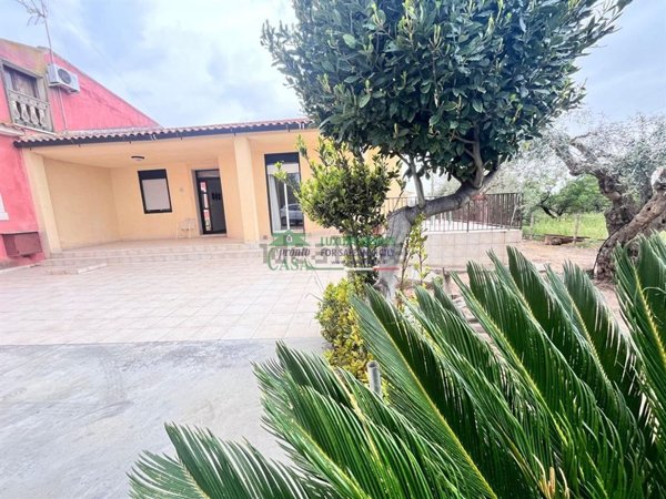 casa indipendente in affitto a Comiso