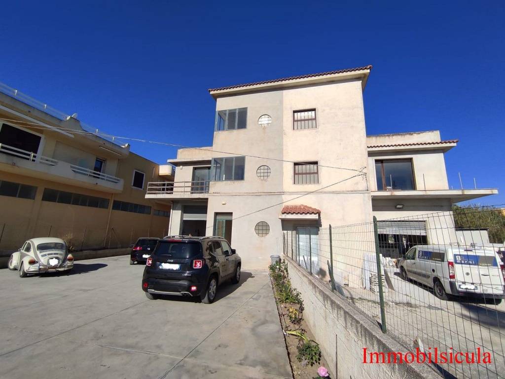 negozio in affitto ad Ispica