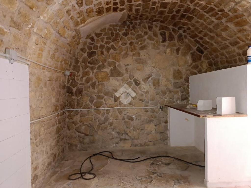 locale di sgombero in affitto a Modica