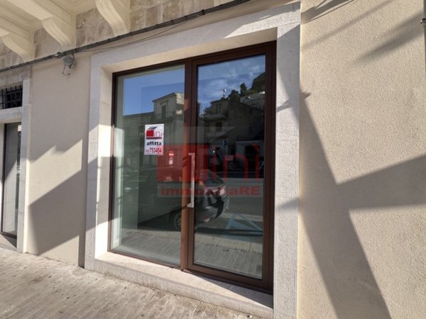 locale commerciale in affitto a Modica