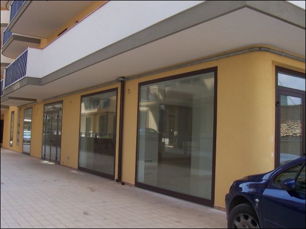 locale commerciale in affitto a Modica