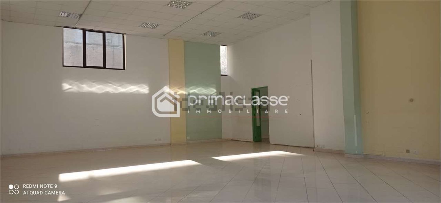 locale commerciale in affitto a Modica