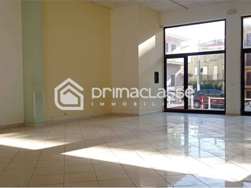 locale commerciale in affitto a Modica