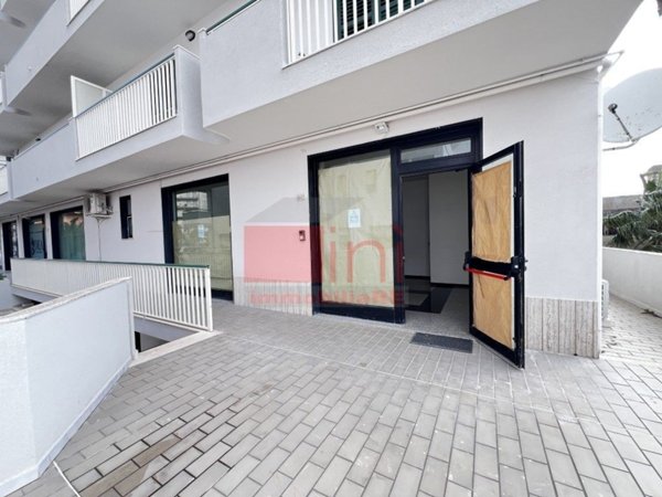 locale commerciale in affitto a Modica