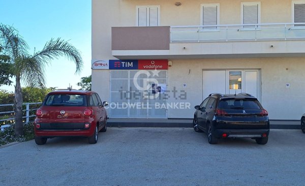 locale commerciale in affitto a Modica in zona Sacro Cuore