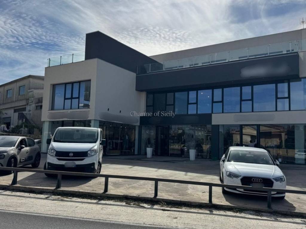 negozio in affitto a Modica in zona Sacro Cuore