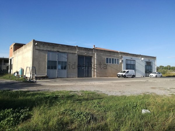 locale commerciale in affitto a Modica