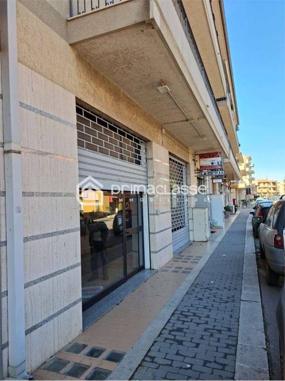 negozio in affitto a Modica in zona Sacro Cuore