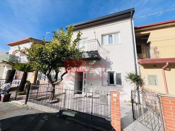 casa indipendente in affitto a Modica in zona Sacro Cuore