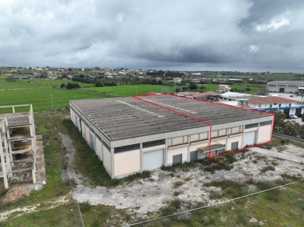 locale commerciale in affitto a Modica in zona Sacro Cuore