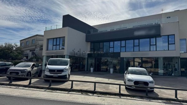 locale commerciale in affitto a Modica in zona Sacro Cuore
