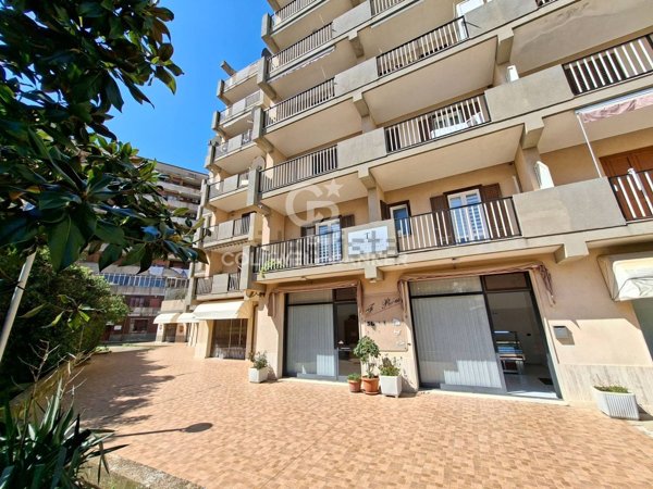 negozio in affitto a Modica in zona Sacro Cuore