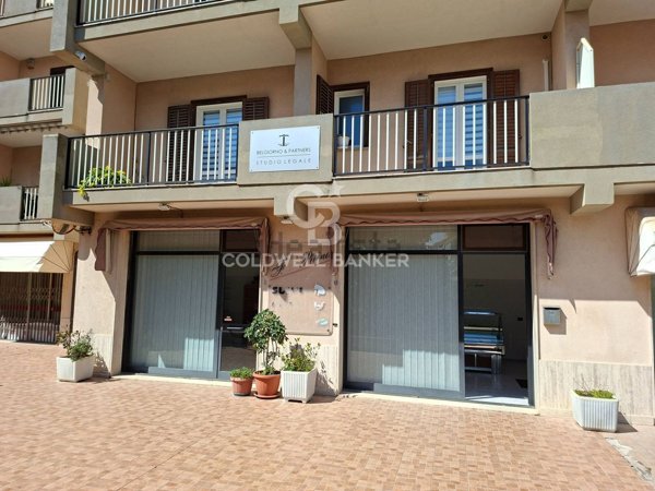 locale commerciale in affitto a Modica in zona Sacro Cuore