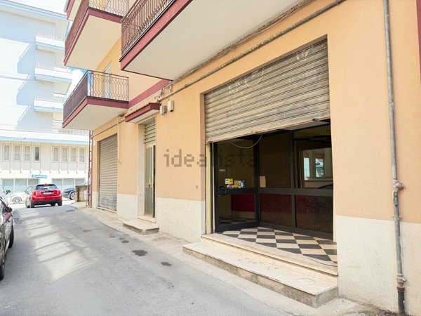 locale commerciale in affitto a Modica in zona Sacro Cuore