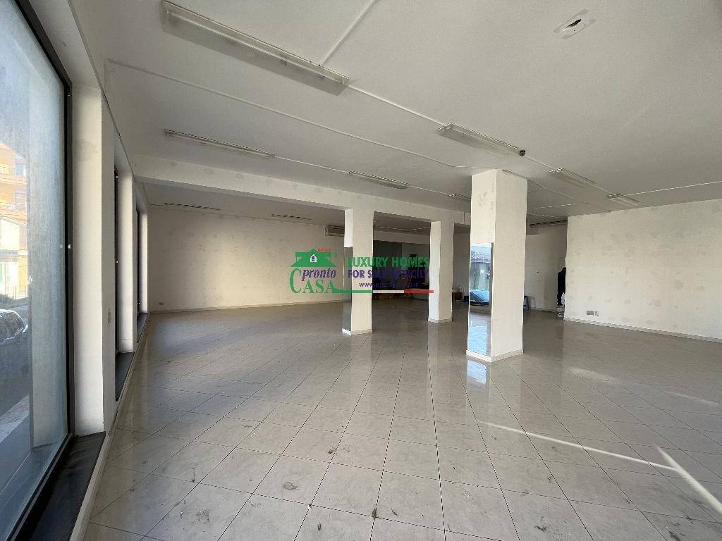 negozio in affitto a Modica in zona Sacro Cuore