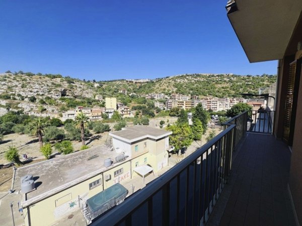 appartamento in affitto a Modica