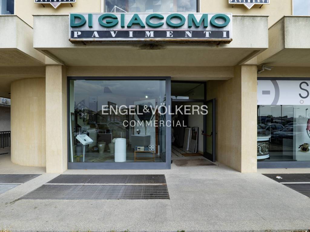 negozio in affitto a Modica in zona Sacro Cuore