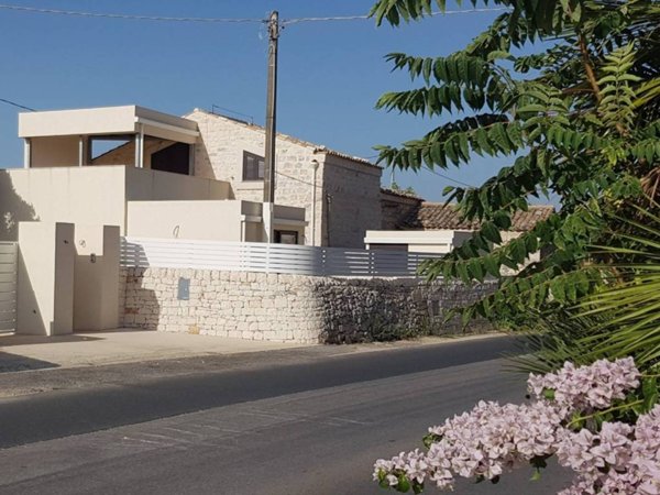 casa indipendente in affitto a Modica