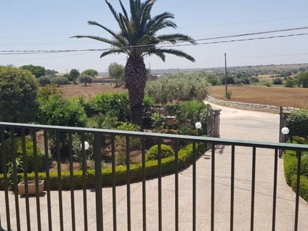 casa indipendente in affitto a Modica in zona Sacro Cuore