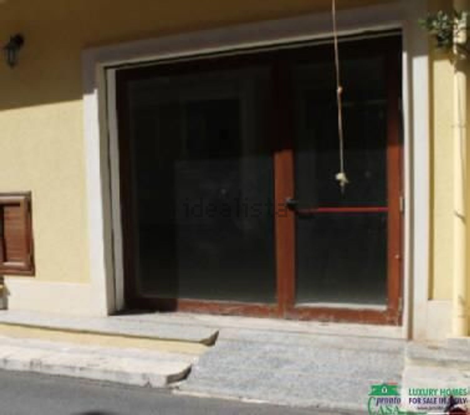 locale commerciale in affitto a Pozzallo