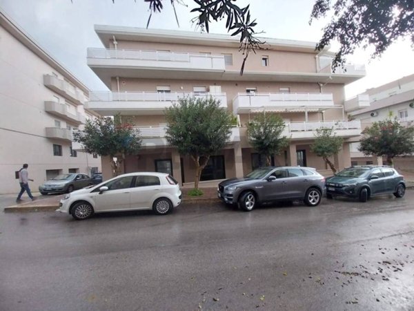 negozio in affitto a Pozzallo