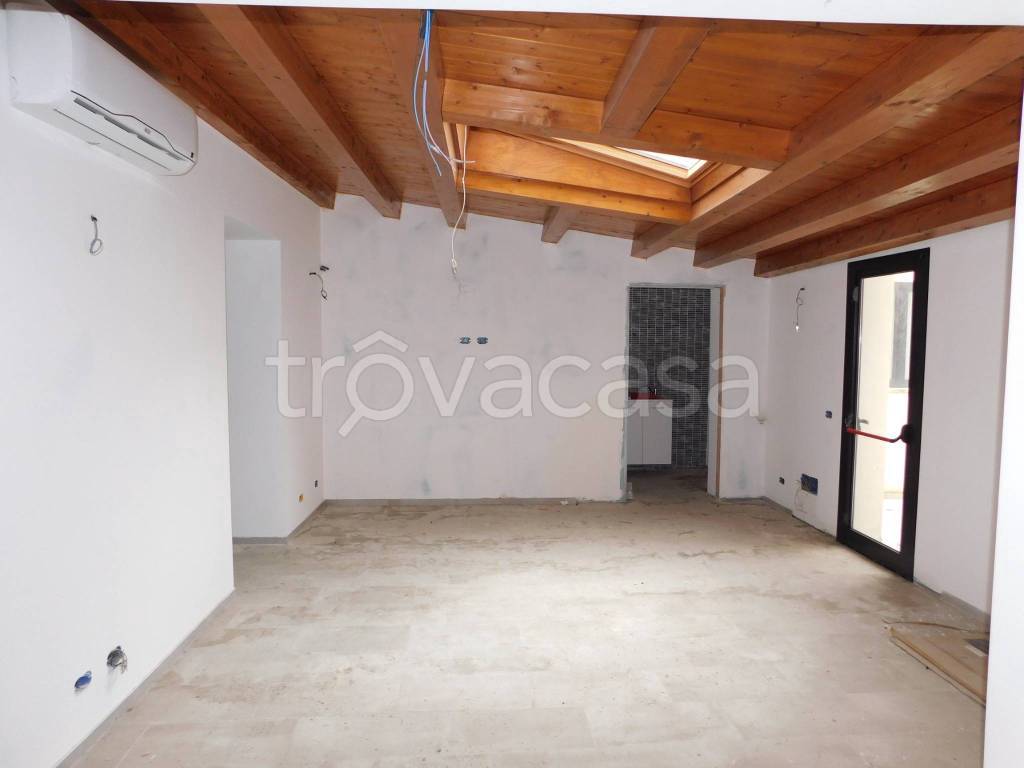 negozio in affitto a Ragusa in zona Ragusa Centro