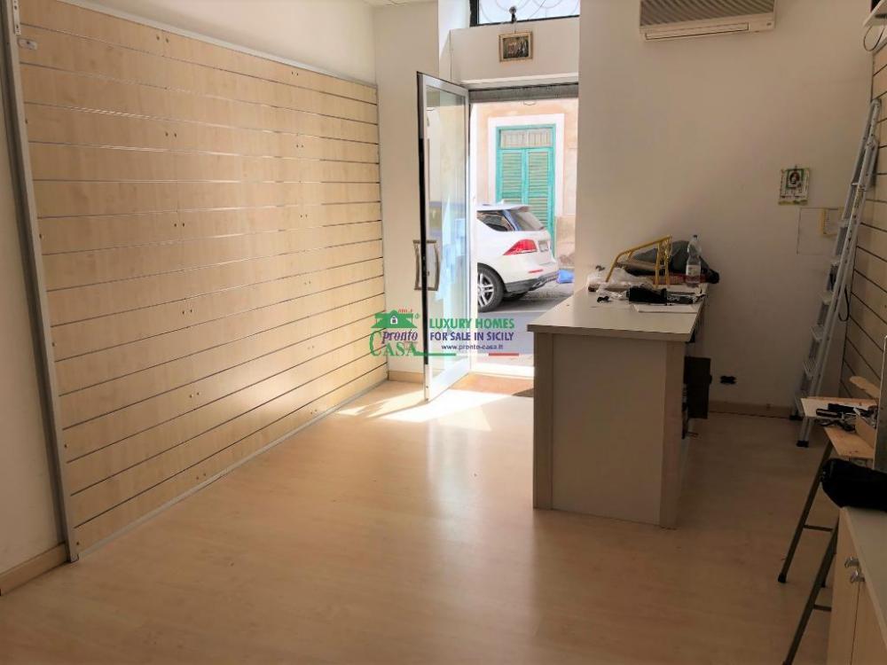 locale commerciale in affitto a Ragusa