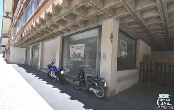 locale commerciale in affitto a Ragusa