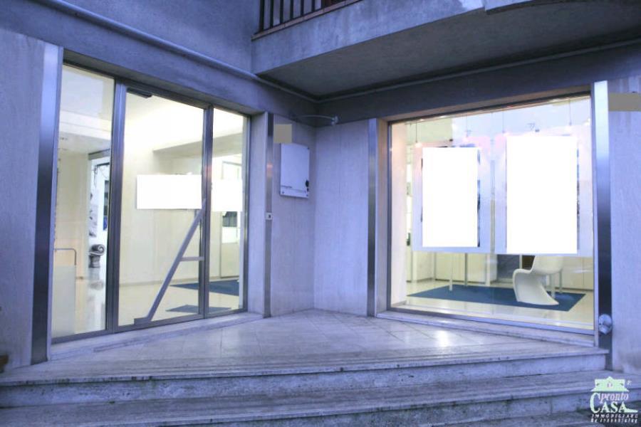 locale commerciale in affitto a Ragusa