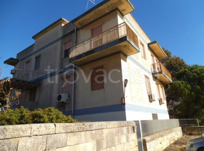 locale di sgombero in affitto a Ragusa