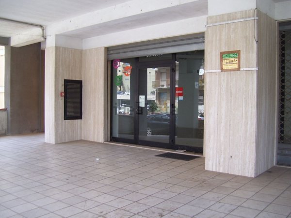 locale commerciale in affitto a Ragusa