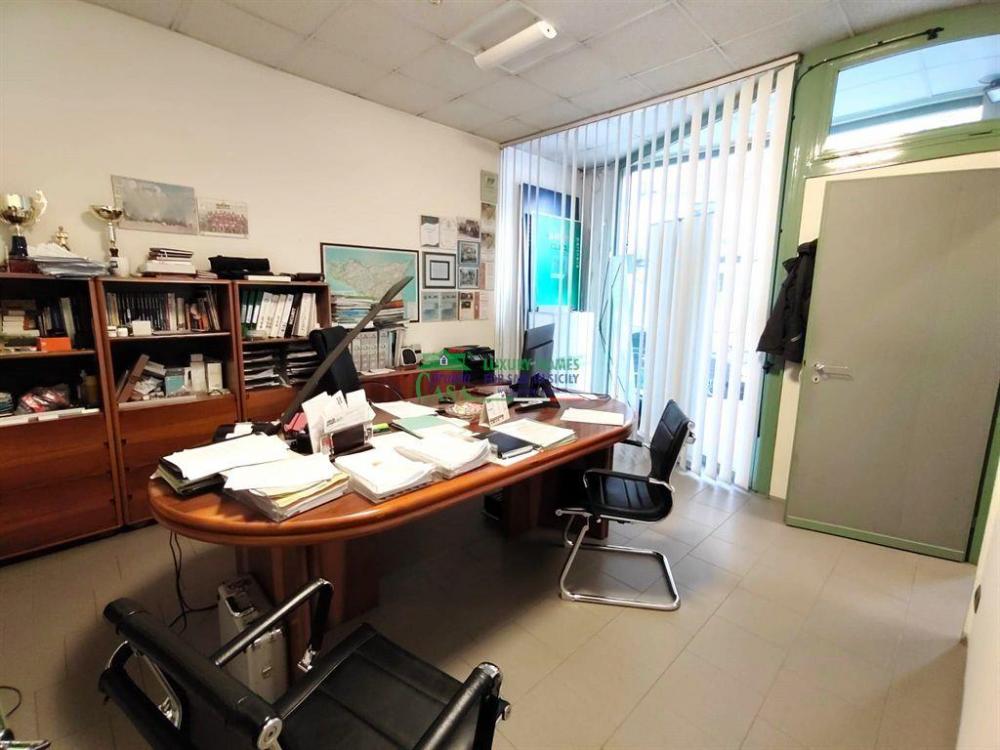 locale commerciale in affitto a Ragusa
