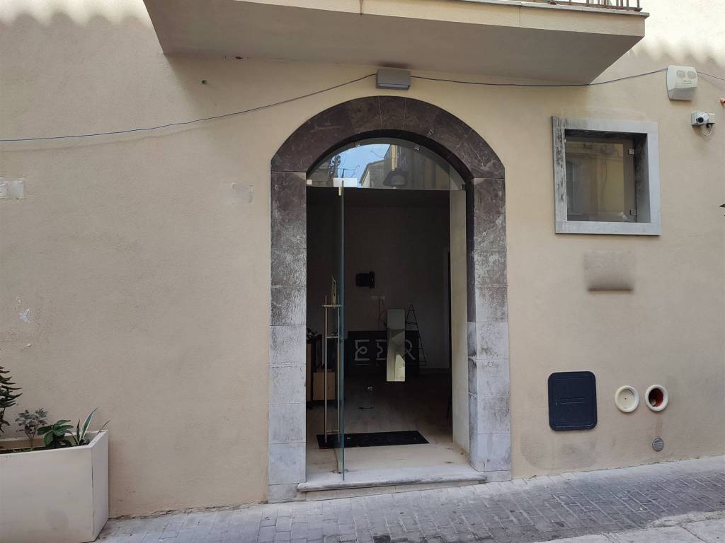 negozio in affitto a Ragusa in zona Ibla