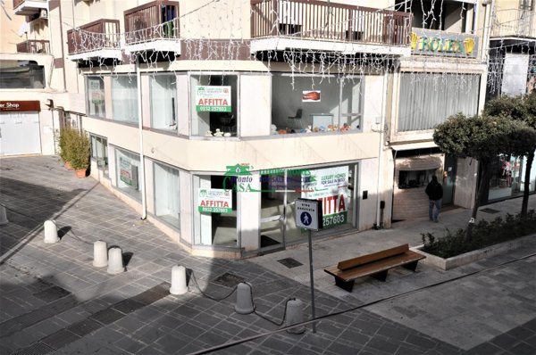 negozio in affitto a Ragusa in zona Ragusa Centro