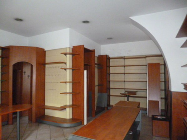 negozio in affitto a Ragusa in zona Ragusa Centro