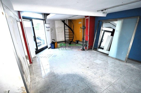 locale commerciale in affitto a Ragusa