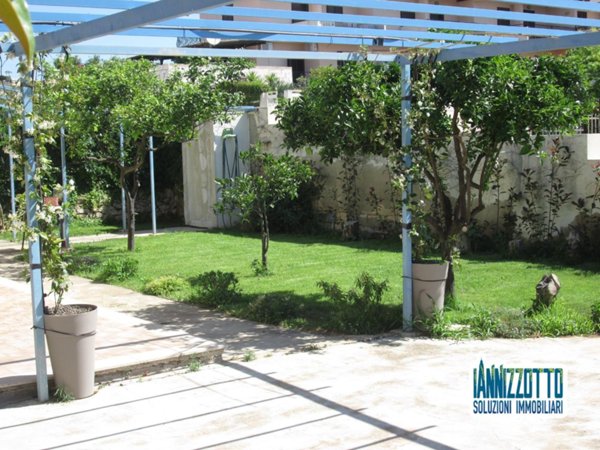 casa indipendente in affitto a Ragusa in zona Marina