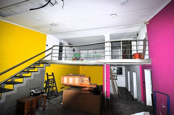 locale commerciale in affitto a Ragusa