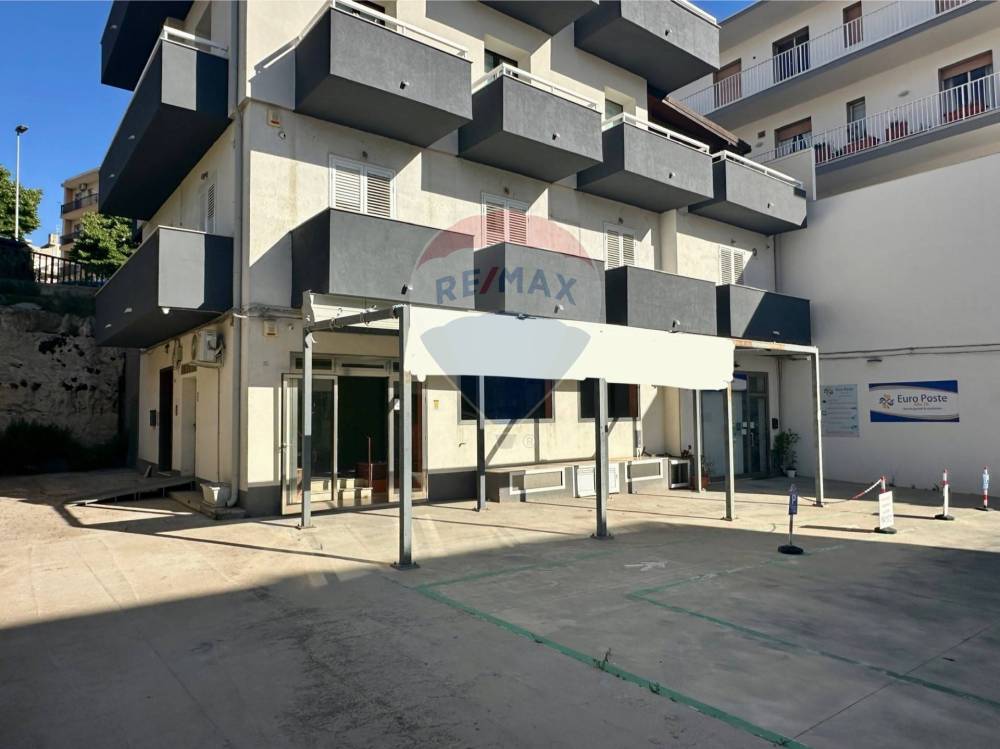 locale commerciale in affitto a Ragusa