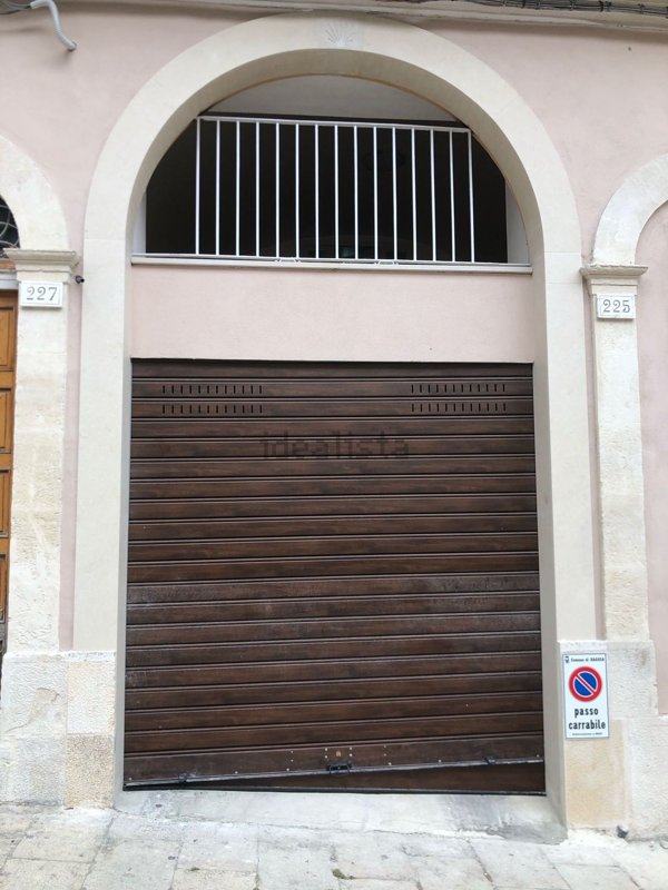 locale di sgombero in affitto a Ragusa