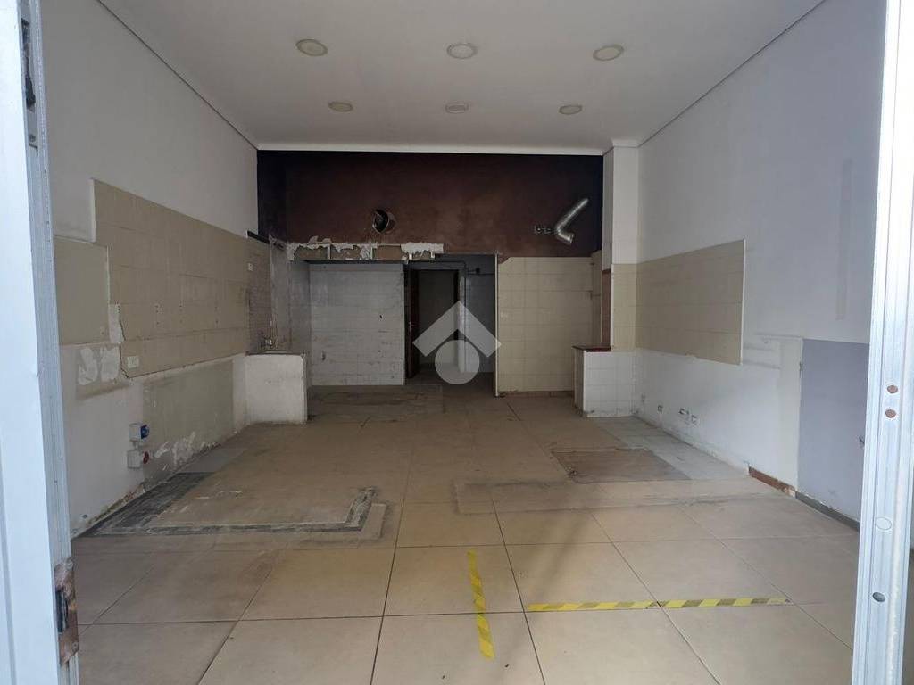 negozio in affitto a Ragusa in zona Ragusa Centro