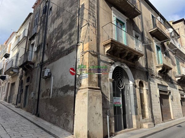 locale commerciale in affitto a Ragusa