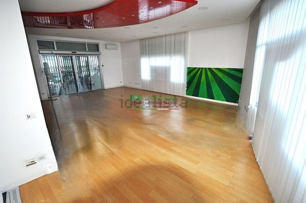 locale commerciale in affitto a Ragusa