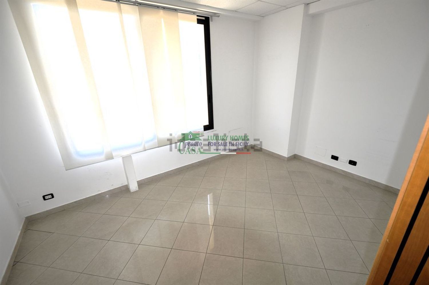 locale commerciale in affitto a Ragusa